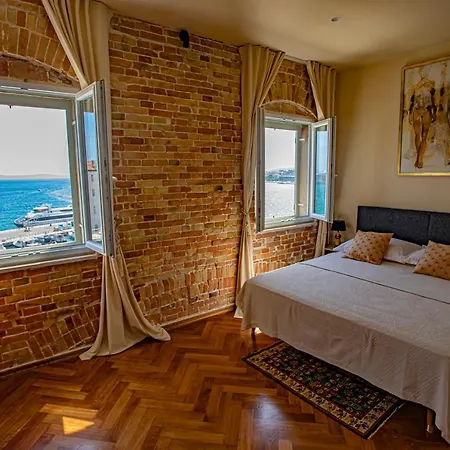 Riva - The Heart Of Palace Apartment