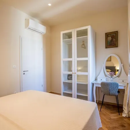Riva - The Heart Of Palace Apartment *