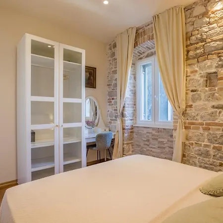 Riva - The Heart Of Palace 斯普利特