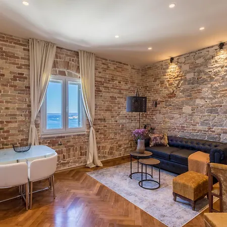 Riva - The Heart Of Palace 斯普利特