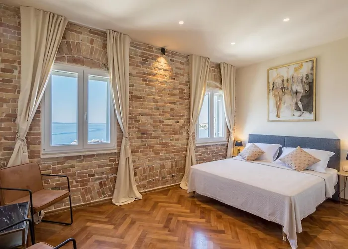 Riva - The Heart Of Palace *