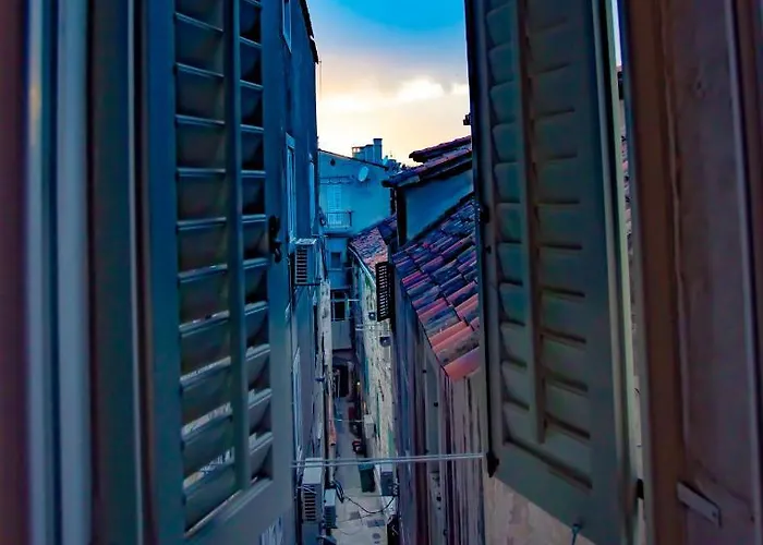 Riva - The Heart Of Palace *
