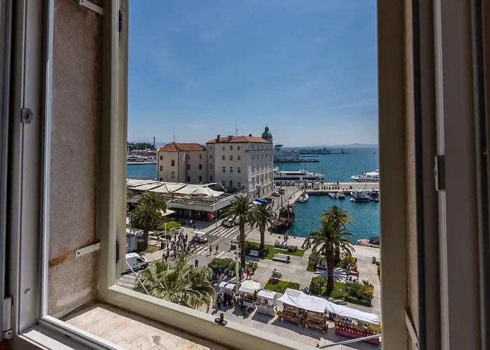 Riva - The Heart Of Palace *